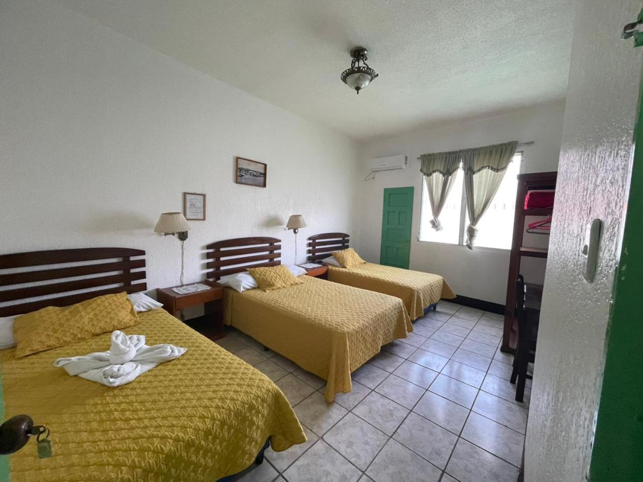 Hotel Sabana فلوريس المظهر الخارجي الصورة
